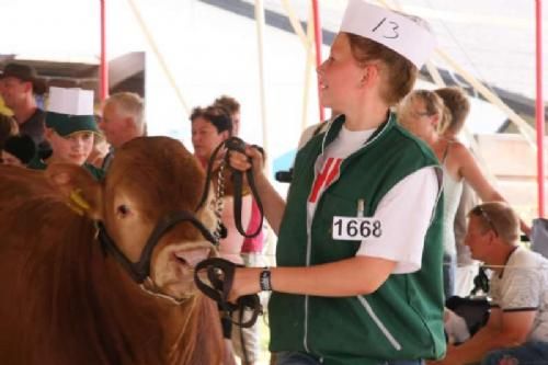 Stemningsbilleder 2 - Karoline Vels Westphal kom langt, men ikke langt nok til at vinde, det gjorde derimod en pige med en Herefordkvie.