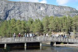 Studierejse Norge - Kaffepause ved Suleskarvegen , alle nød det dejlige vejr.