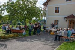 Studietur til Østrig - Forfriskninger og kage efter rundvisning på gården