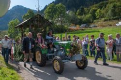 Studietur til Østrig - Pyntet traktor at lidt ældre model
