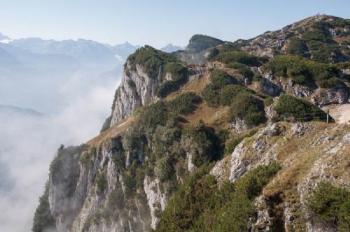 Studietur til Østrig - - Søndag står den på bjergtur - Untersberg er målet. Først med svævebane fra dalen til bjergstation i 1.776 meters højde. Derefter mulighed for at vandre ad mere eller mindre farbare stier og ikke mindst for at nyde udsigten.