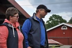 Studietur - Fredrik og Sandra, Hjälshammers Limousin, byder velkommen.