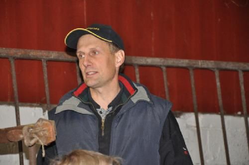Sverigestur 2013 - Håkon fortæller om besætningen og også om det Svenske kødafsætningsorganisation "Limousine kød", inspireret af "Limousine Unik".