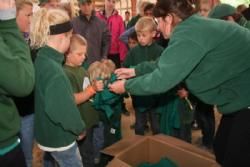 Ungdomsdysten - Store som små fik grønne T-shirts.